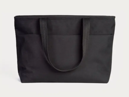 Moment Tech Tote 19L - Black Supply