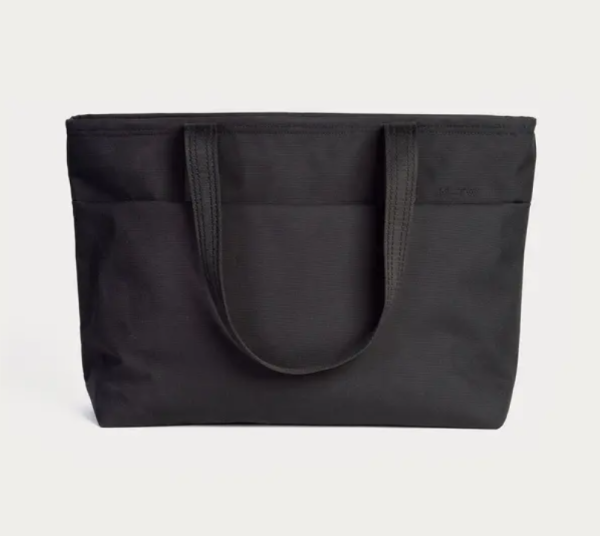 Moment Tech Tote 19L - Black Supply