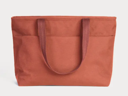 Moment Tech Tote 19L - Clay Supply